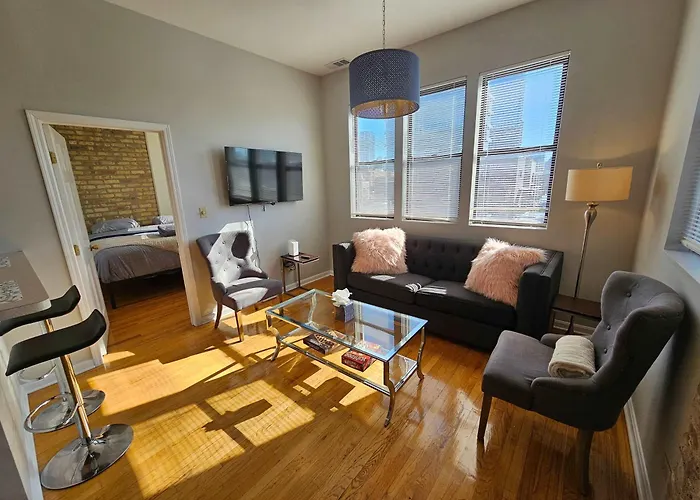Apartment Two Bedroom West Loop Chicago