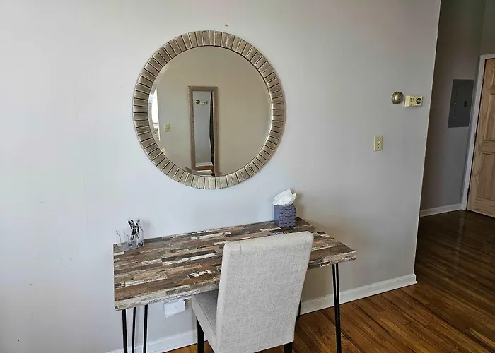 Apartment Two Bedroom West Loop