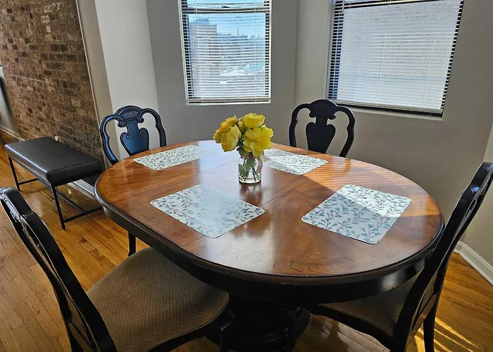 Two Bedroom West Loop Apartment *