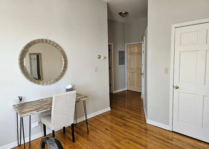 Two Bedroom West Loop Apartment *