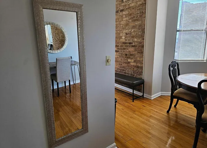 Apartment Two Bedroom West Loop Chicago
